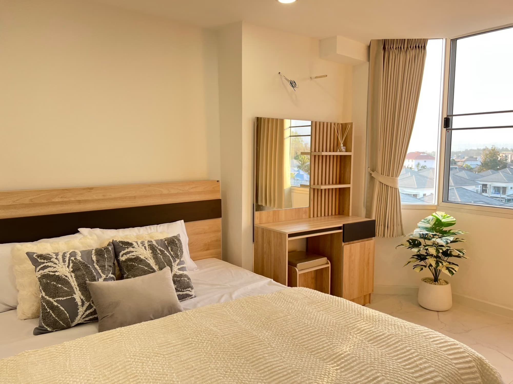 2 Bed Condo for Sale in Mueang Chiang Mai - Image 3