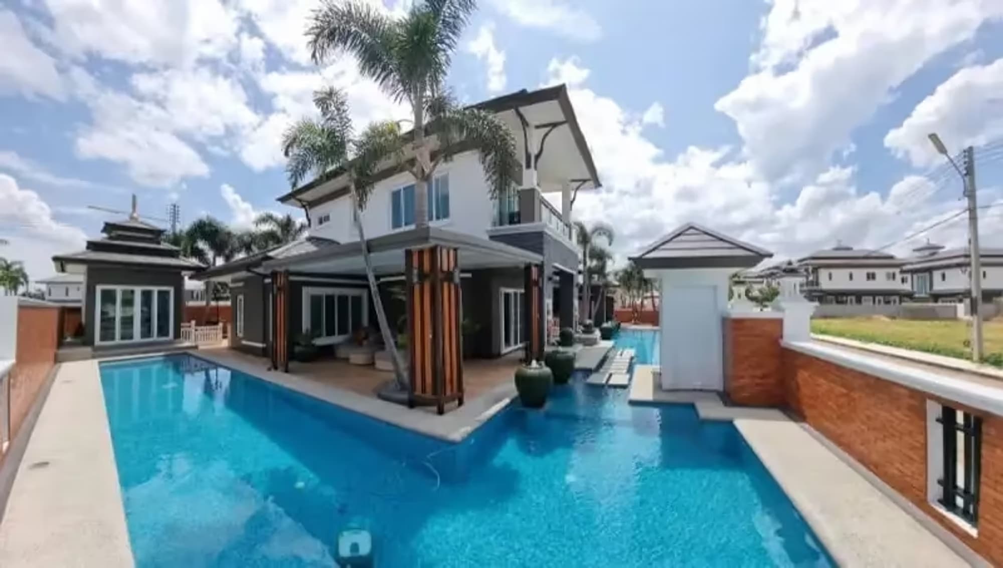 3 Bedroom House - Image 15