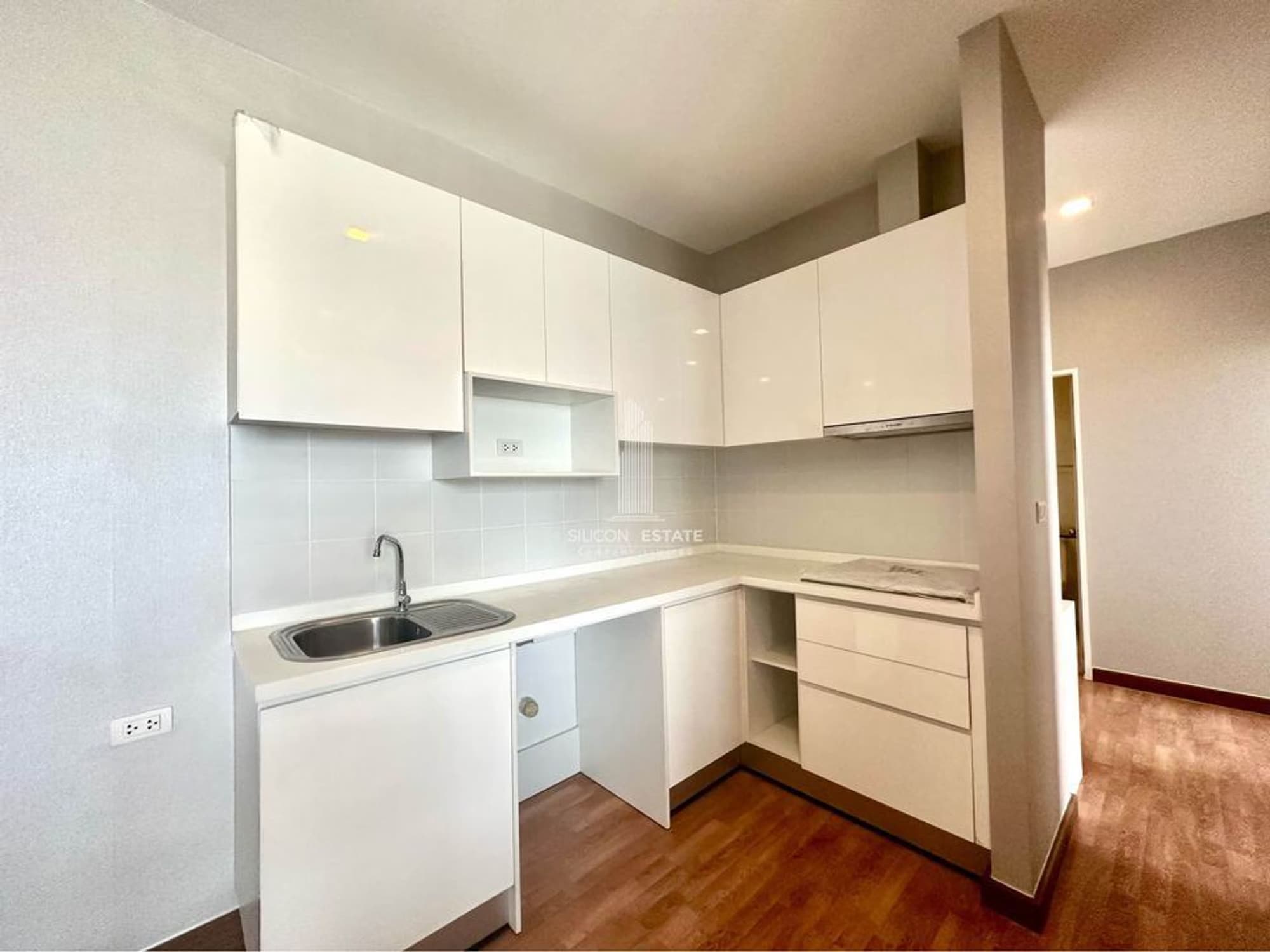 3 Bedroom Condo - Image 12