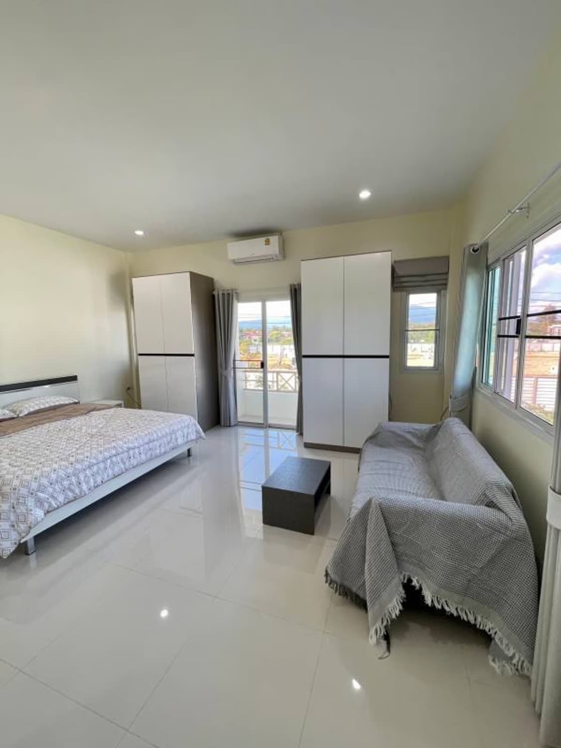 Townhome for rent/sale - Image 11