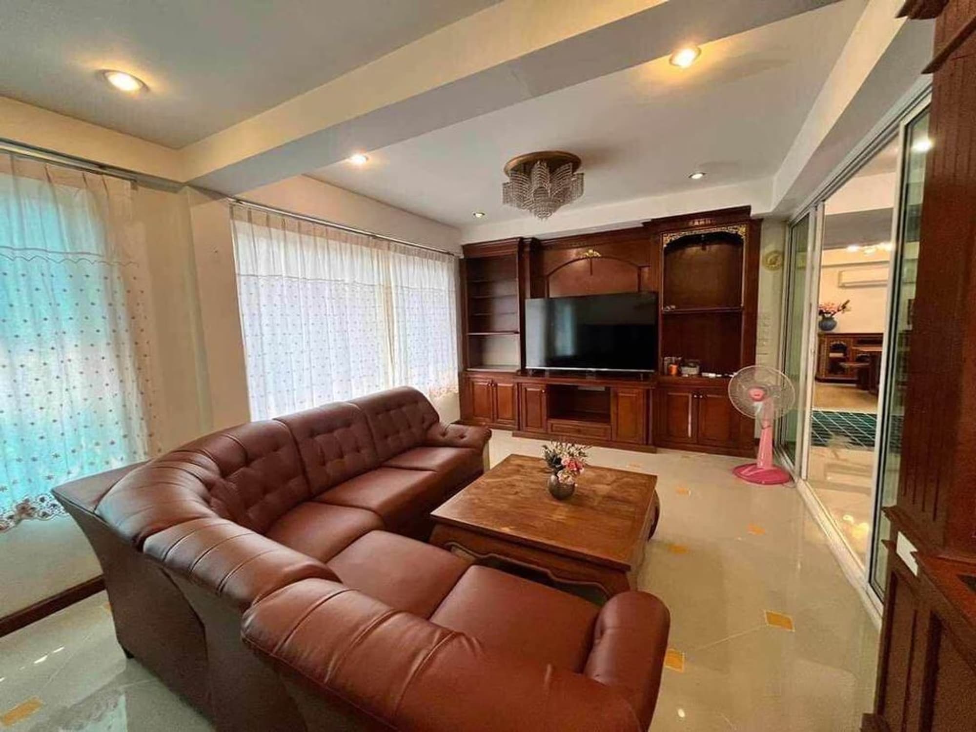 4 Bed House for Rent and Sale in Mueang Chiang Mai - Image 2