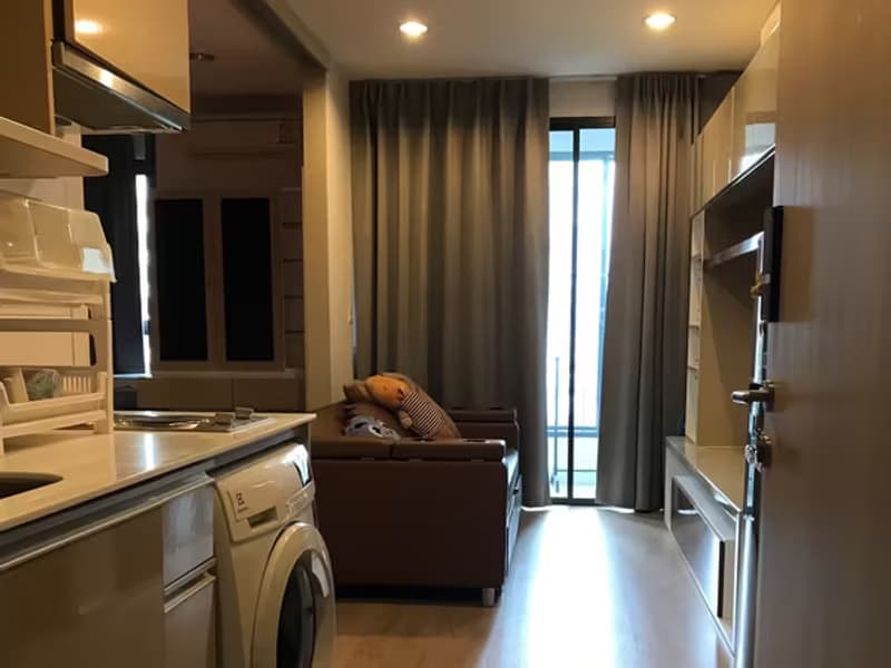 1 Bedroom Condo