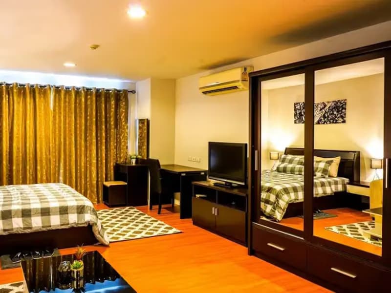 1 Bedroom Condo