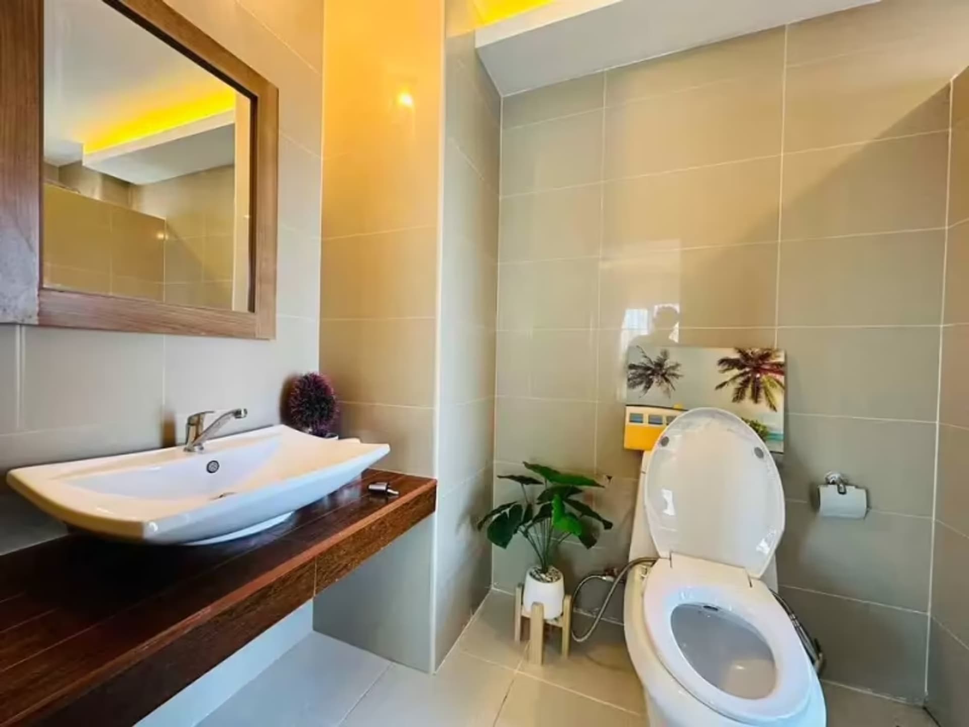 1 Bedroom Condo - Image 1