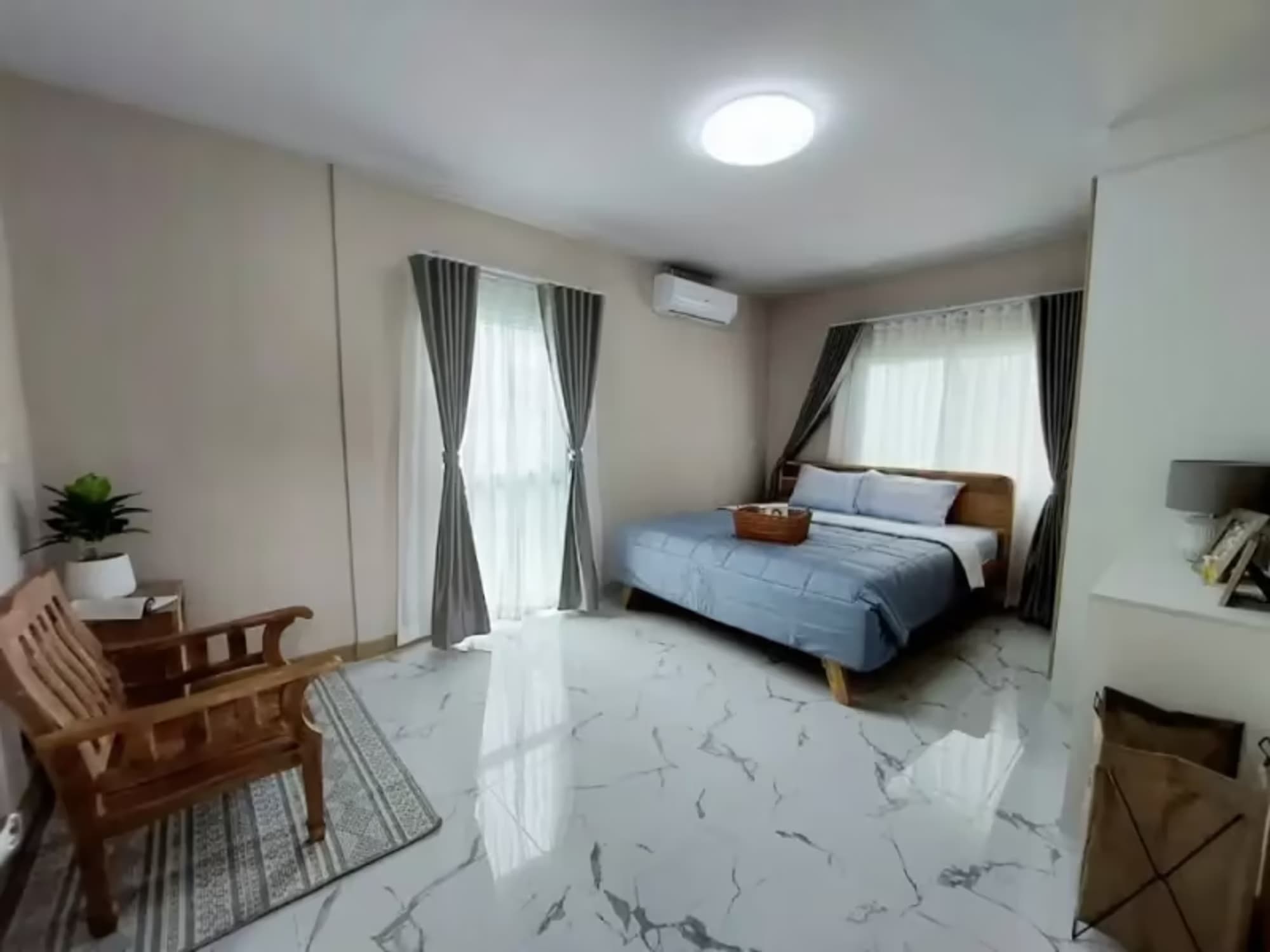4 Bedroom House - Image 25
