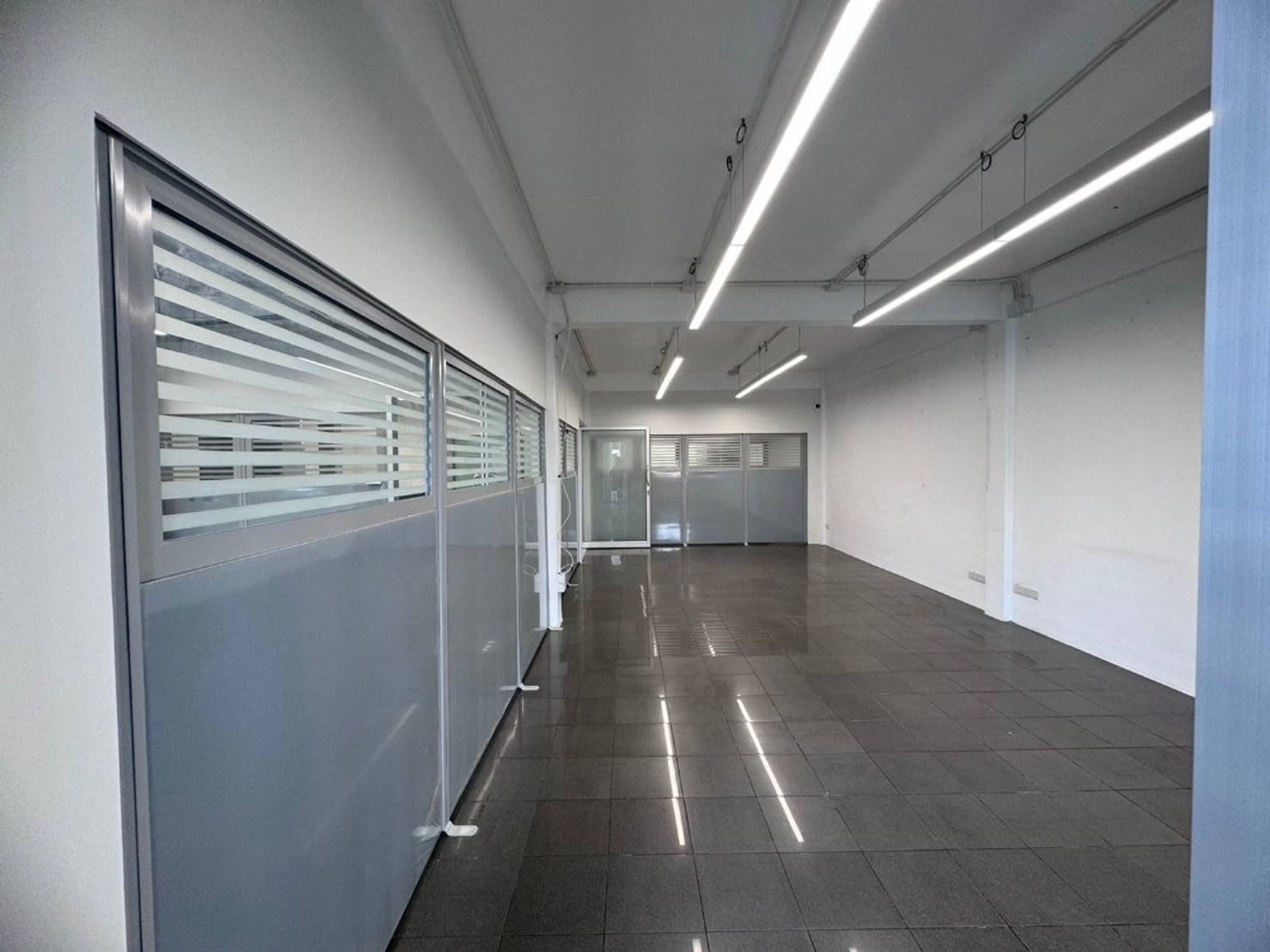 Studio Commercial for Rent in Khlong Toei - Image 5