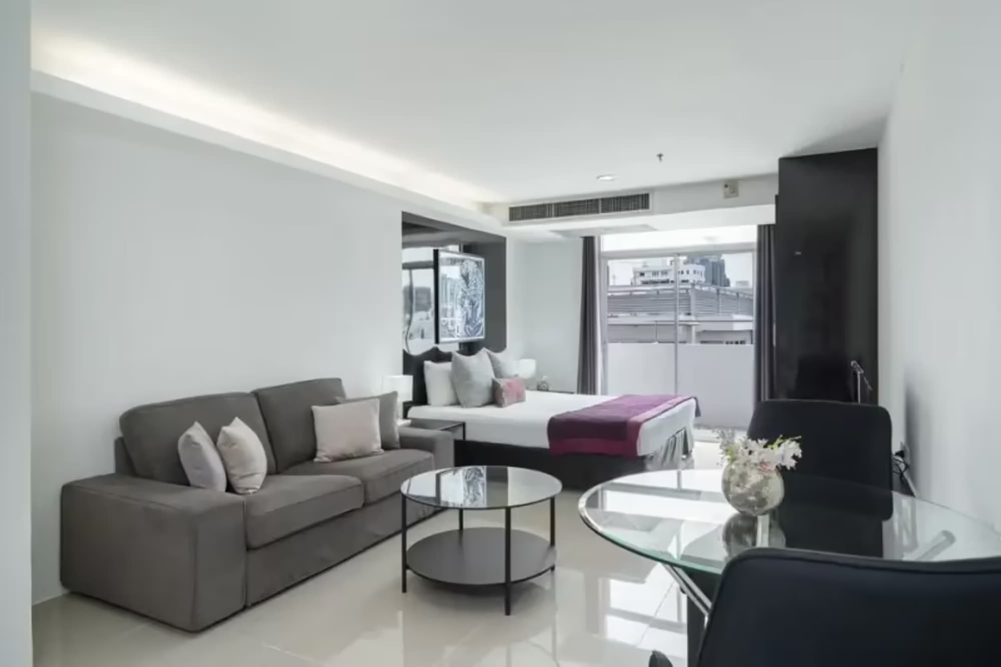 Studio for Rent in Khlong Toei - Image 3