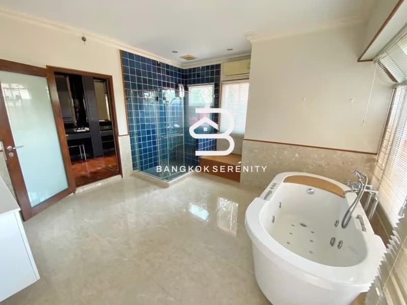5 Bed House for Rent and Sale in Bang Na