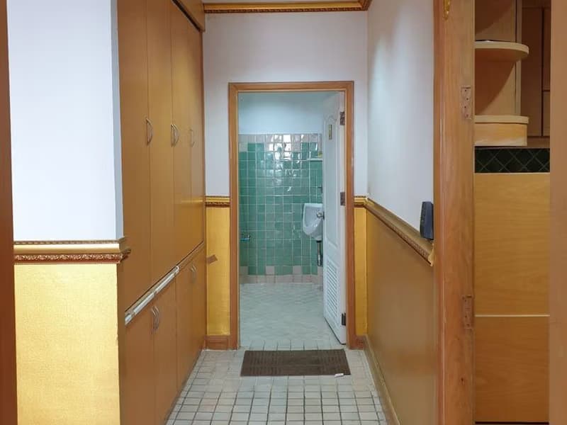 5 Bed Condo for Rent in Bang Rak