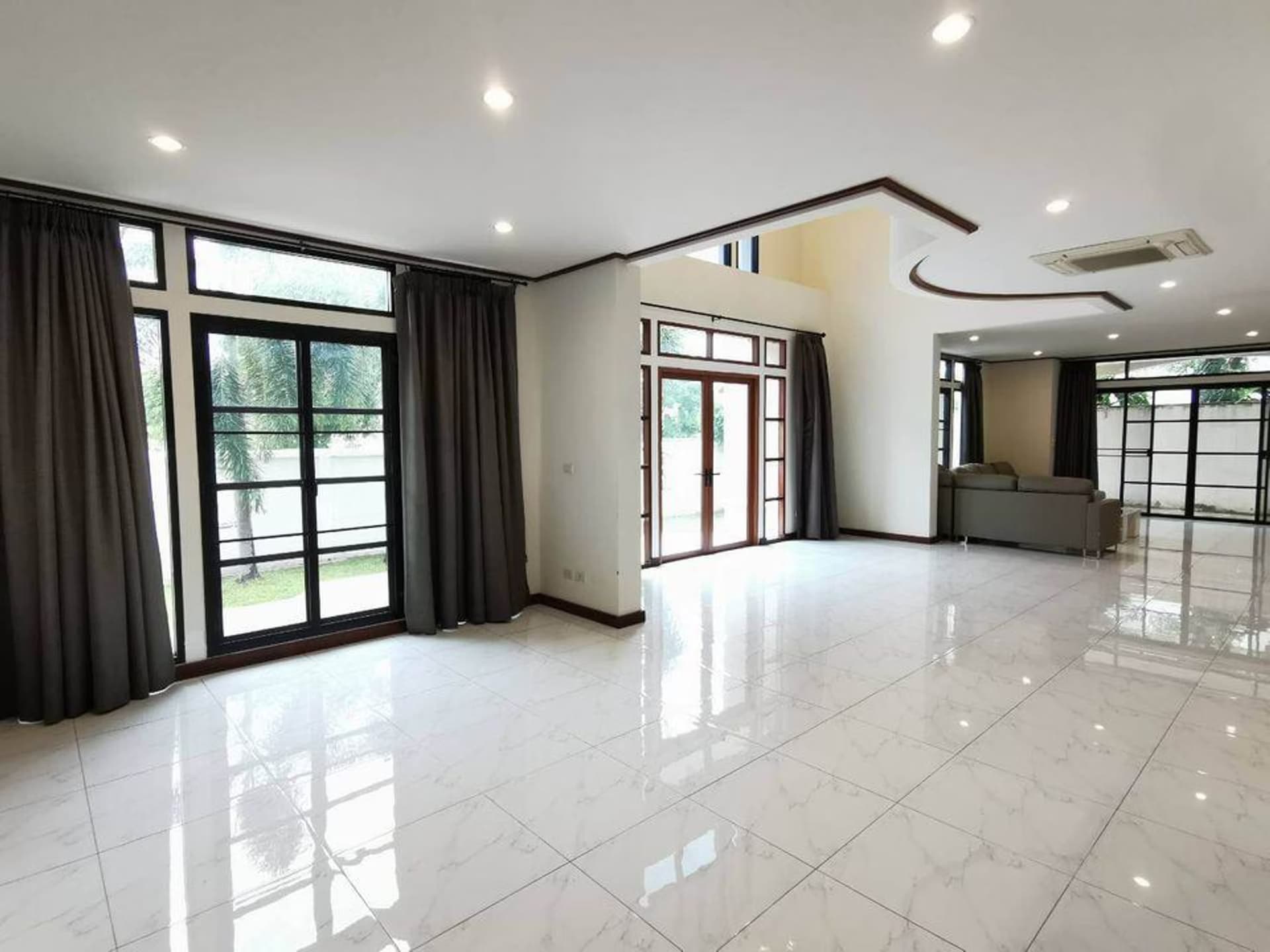 4 Bedroom House - Image 22