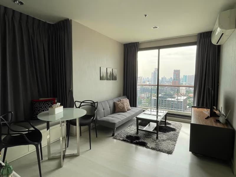 1 Bed Condo for Rent and Sale in Khlong Toei