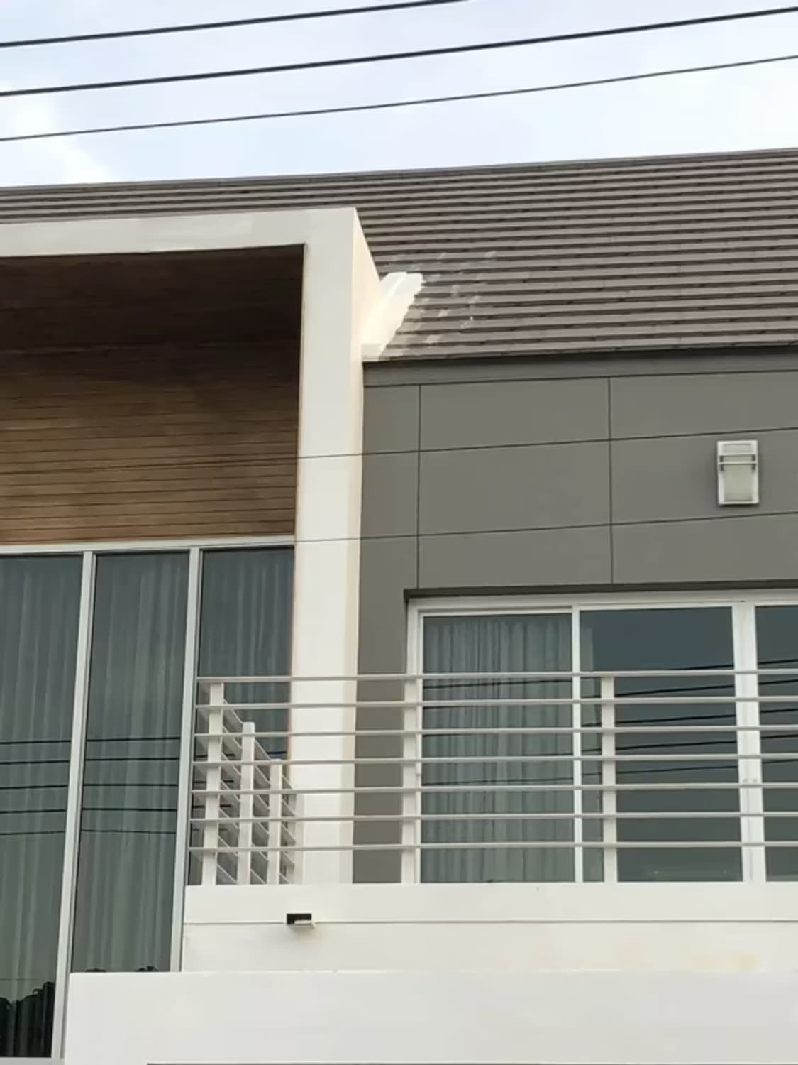 4 Bedroom House - Image 2
