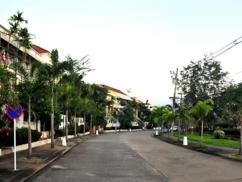 4 Bedroom Townhouse