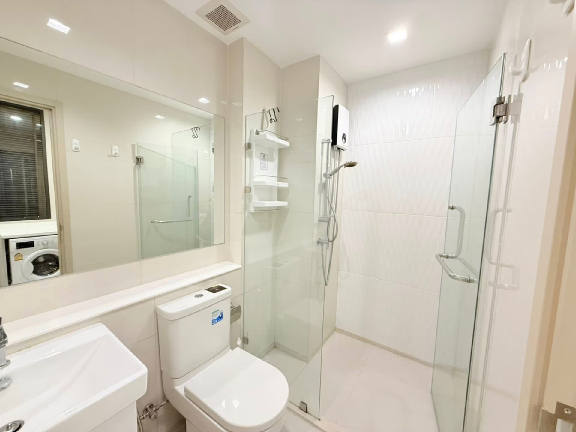 1 Bed Condo for Rent in Pathum Wan - Image 10
