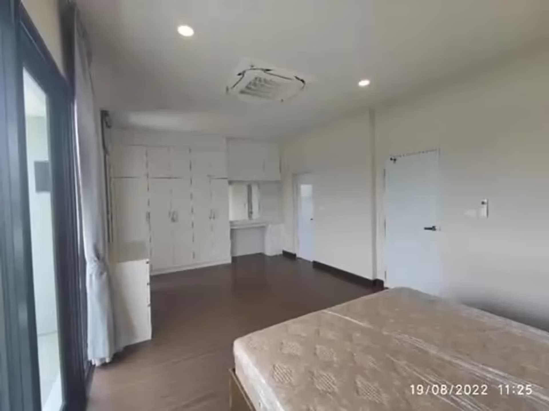 4 Bedroom House - Image 14