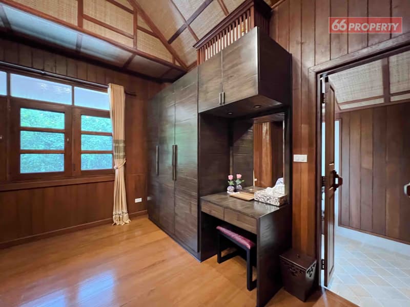 Spacious Pool Villa next to Ping River