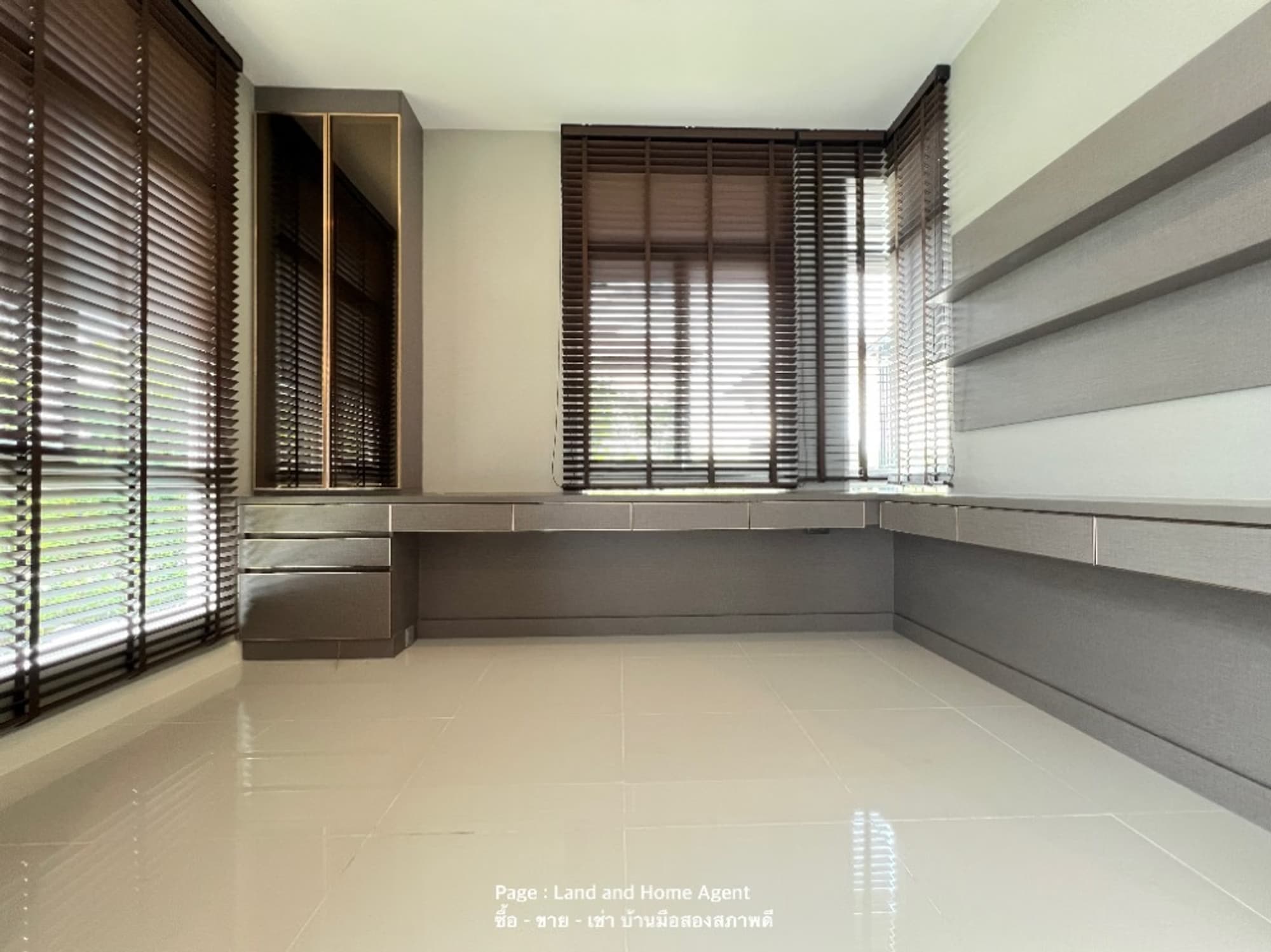 4 Bedroom House for Sale at Manthana Motorway-Krungthep Kreetha - Image 32