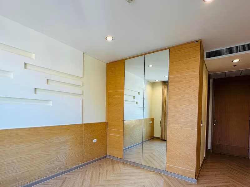 Condo for Rent at  The Royal Saladaeng