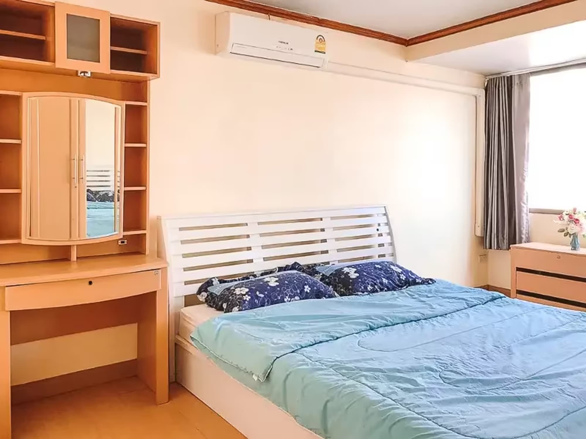 4 Bedroom Condo - Image 4