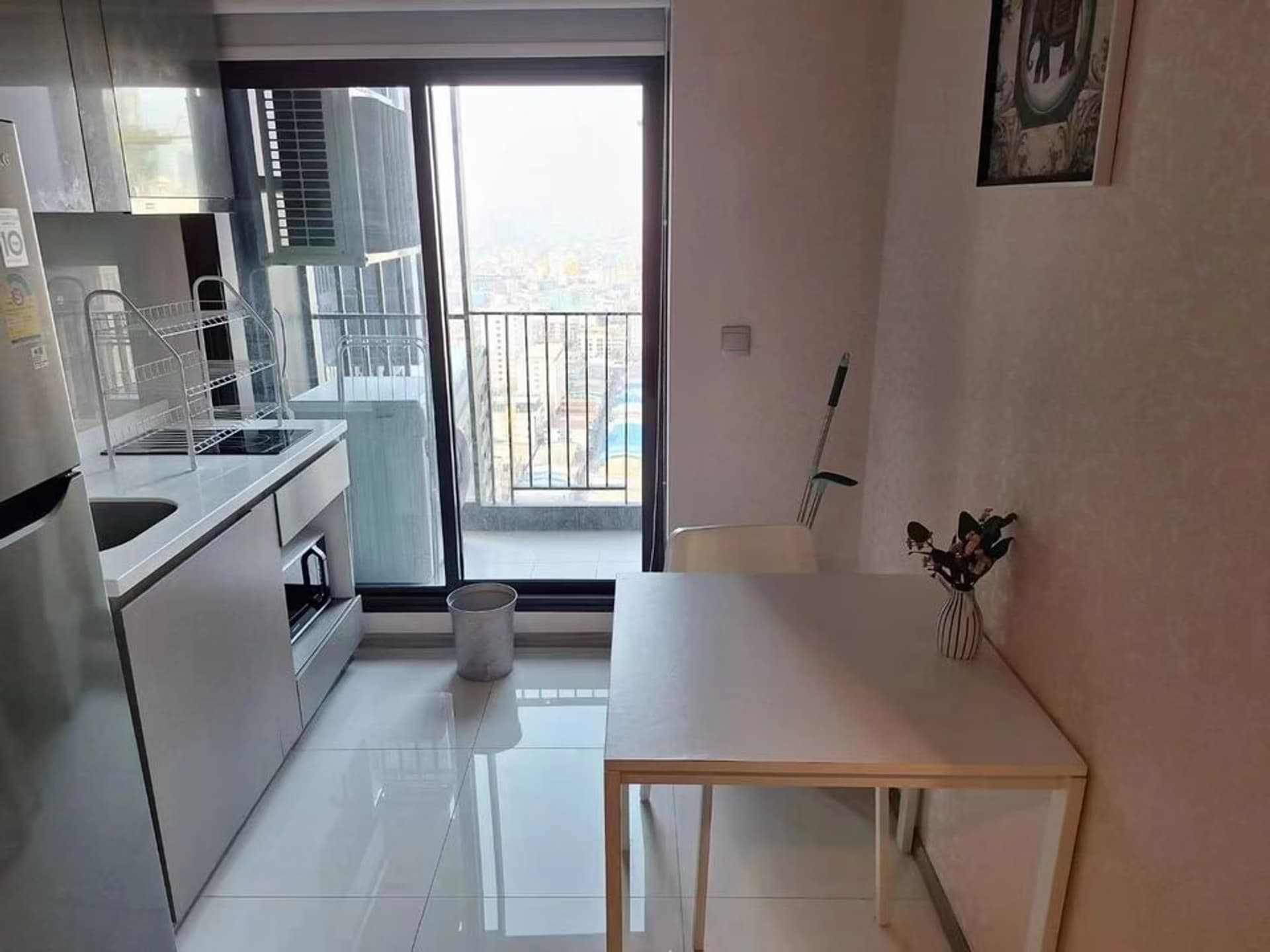 1 Bed Condo for Rent and Sale  Near Phra Ram 9 MRT - Image 3