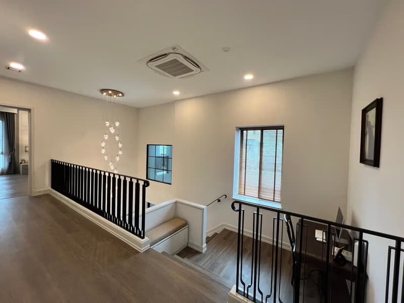 4 Bed House for Rent and Sale in Saphan Sung