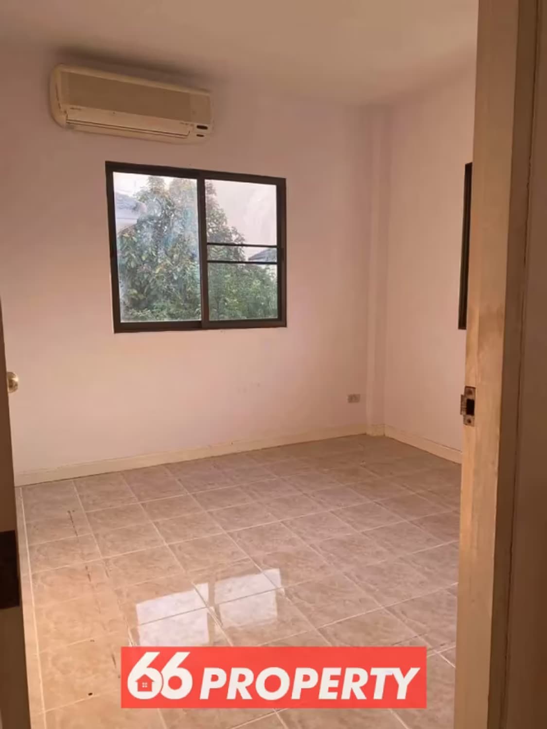 4 Bedroom House - Image 8
