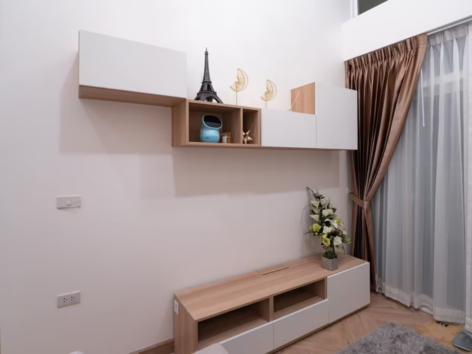  - Image 1