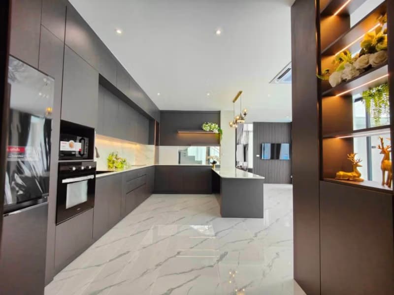 4 Bed House for Rent and Sale in Mueang Chiang Mai