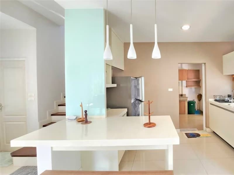 4 Bed House for Rent in Mueang Chiang Mai
