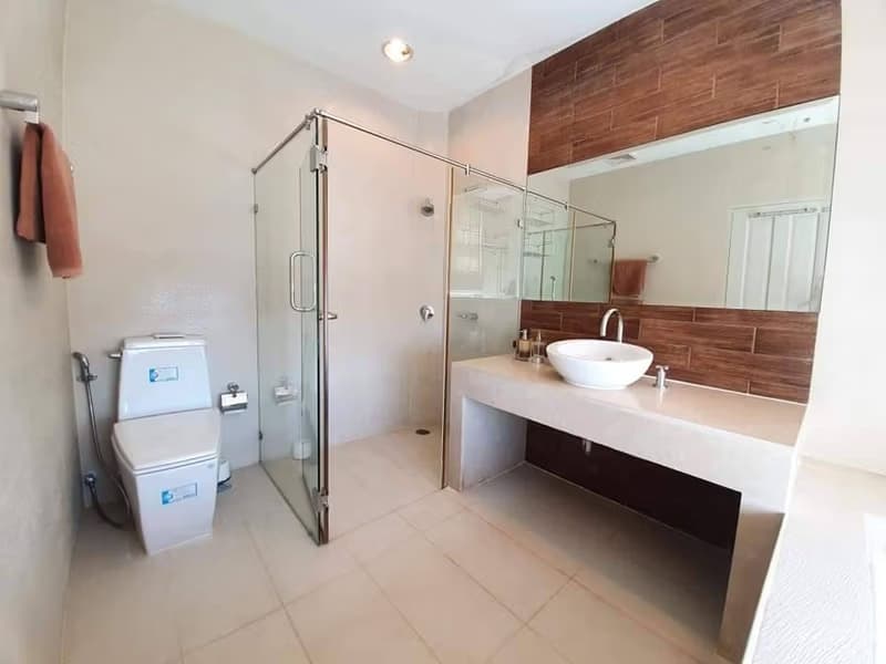 3 Bed Condo for Sale in Ratchathewi