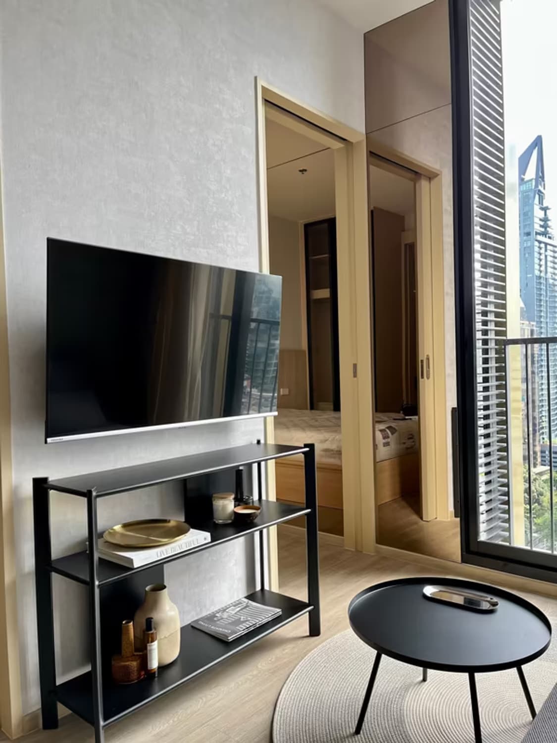 Condo for Rent at Noble State 39 - Image 2