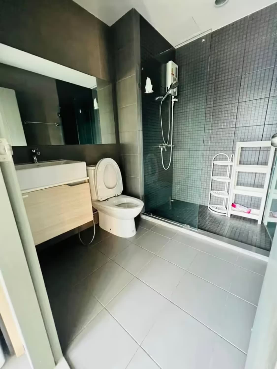 1 Bedroom Condo - Image 2
