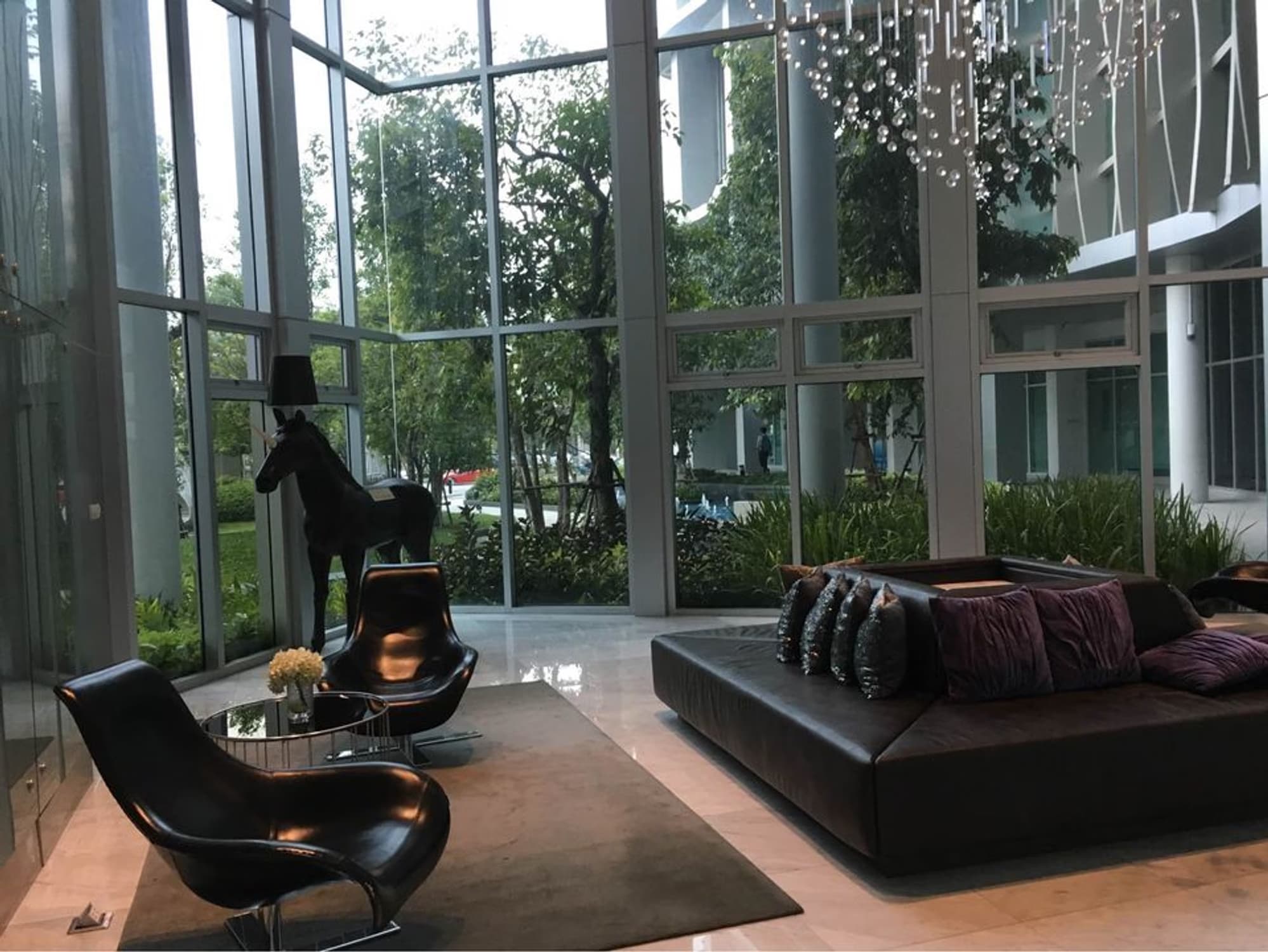1 Bed Condo for Rent  Near Huai Khwang MRT - Image 9