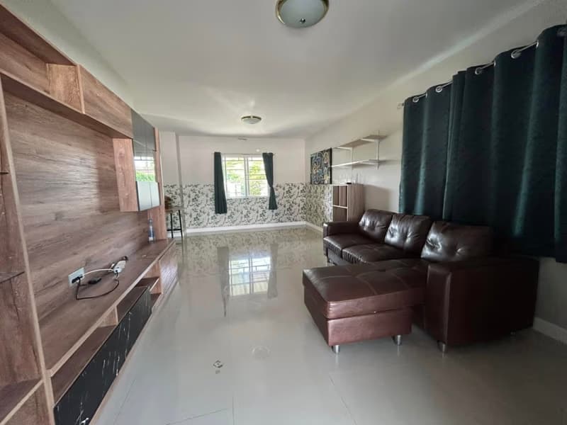 3 Bed House for Rent and Sale in San Kamphaeng