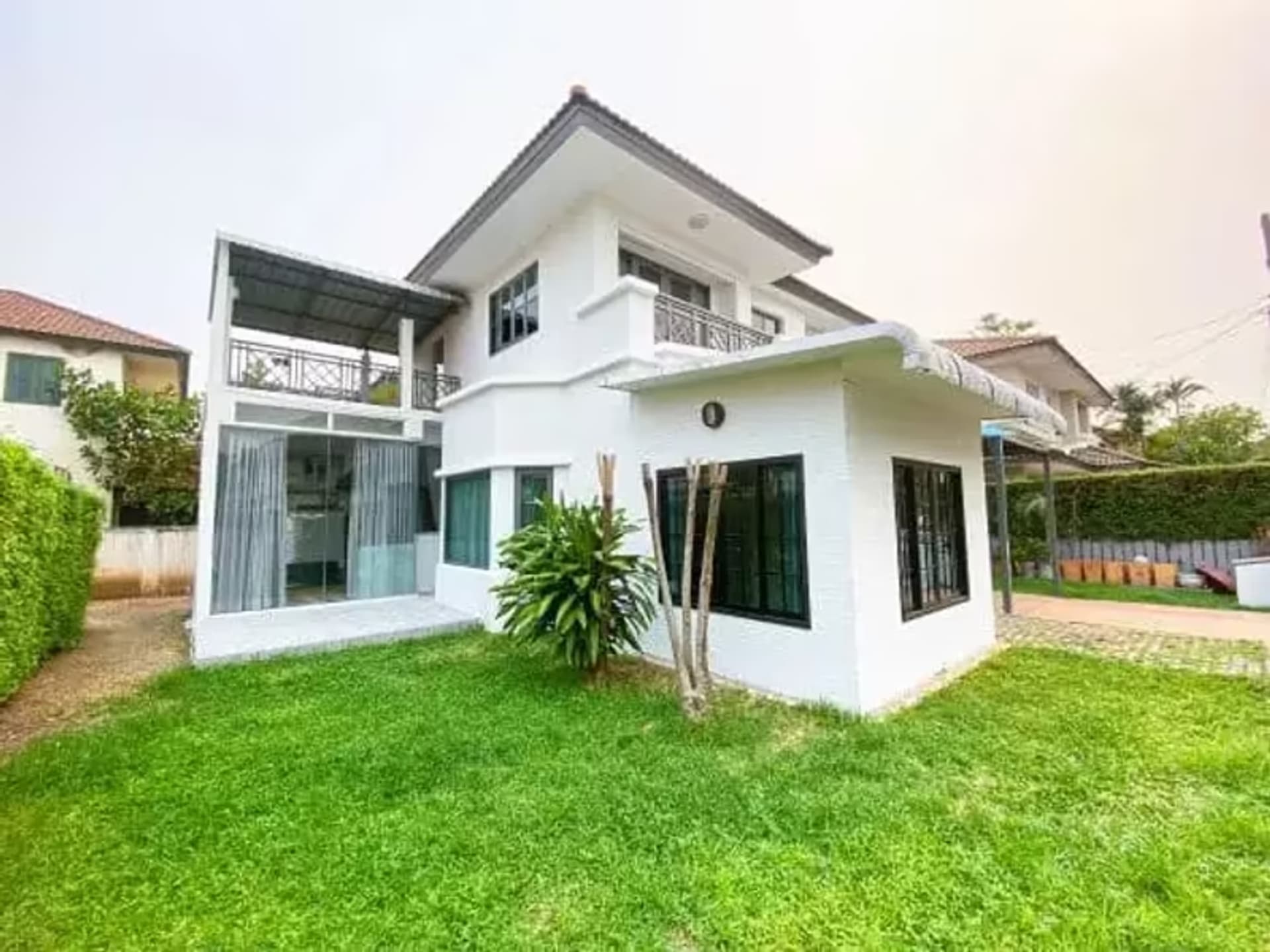 4 Bedroom House - Image 10