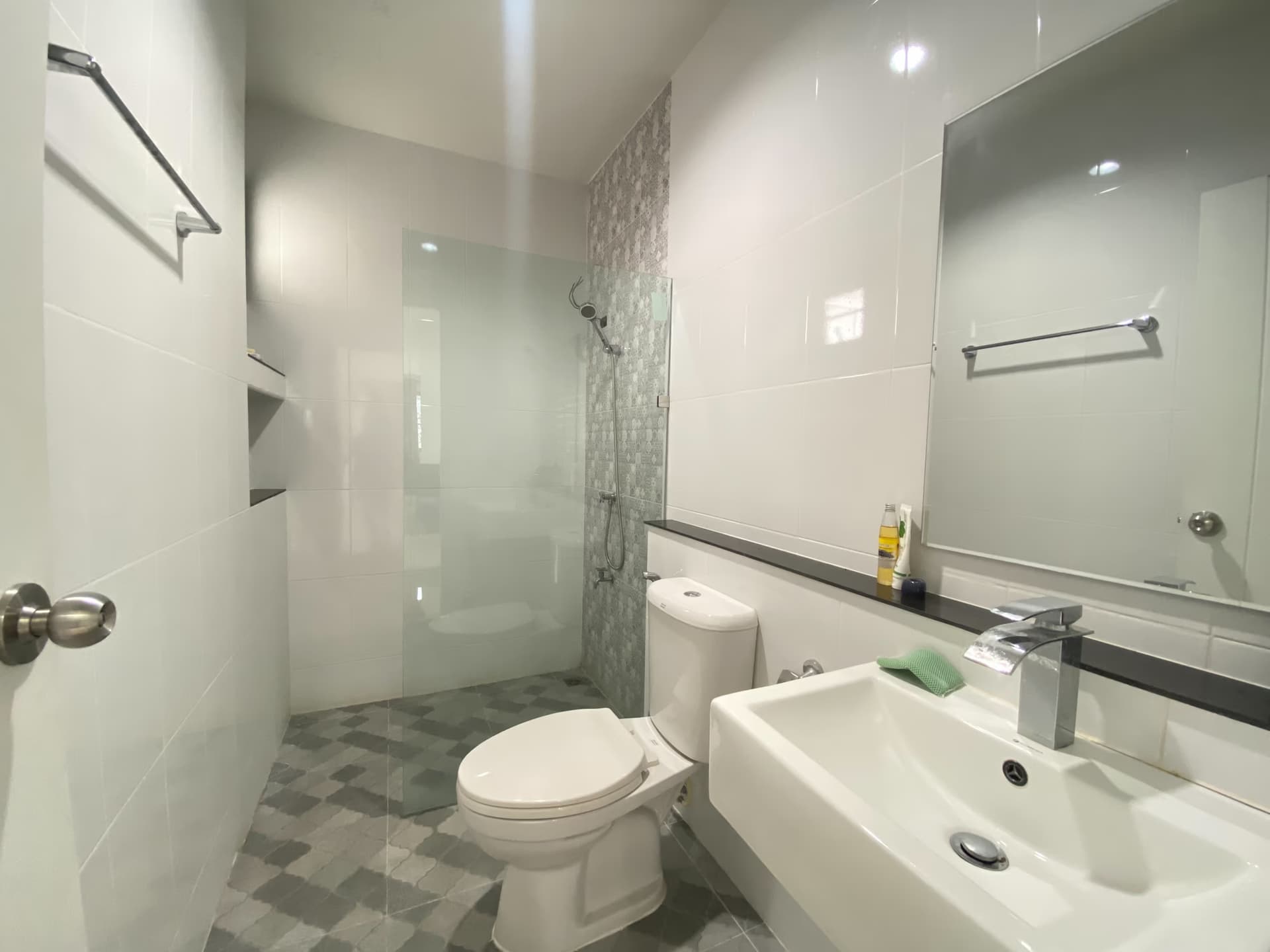 2 Bedroom House - Image 6