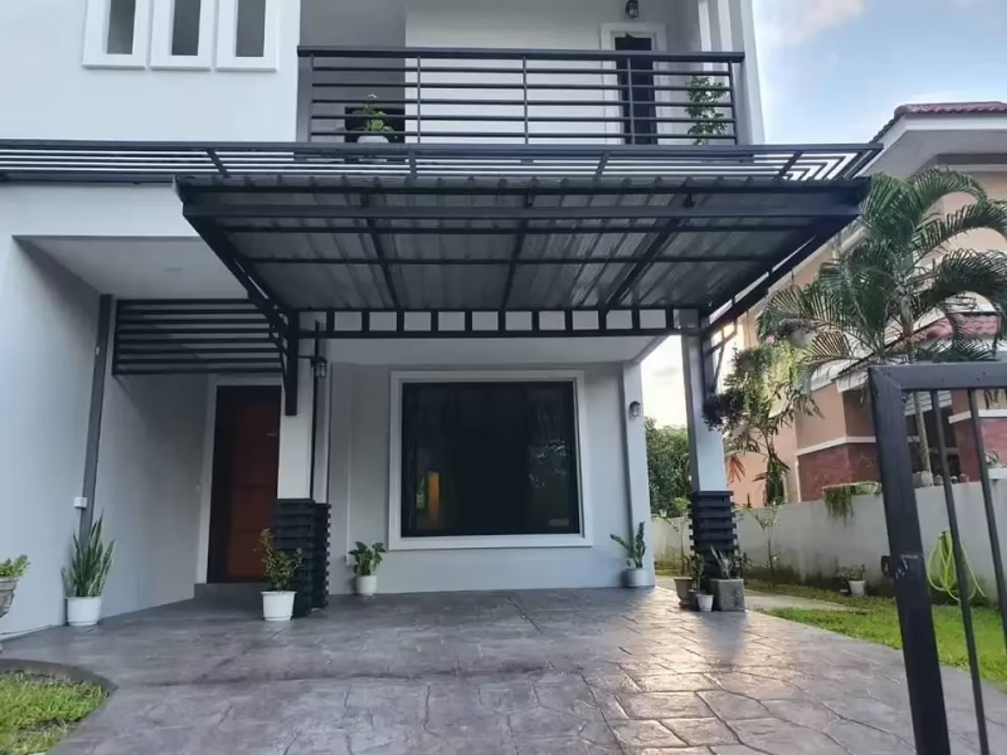 4 Bedroom House - Image 5