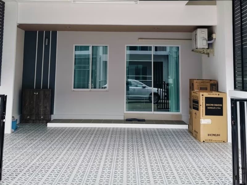 3 Bed Townhouse for Rent in Saraphi