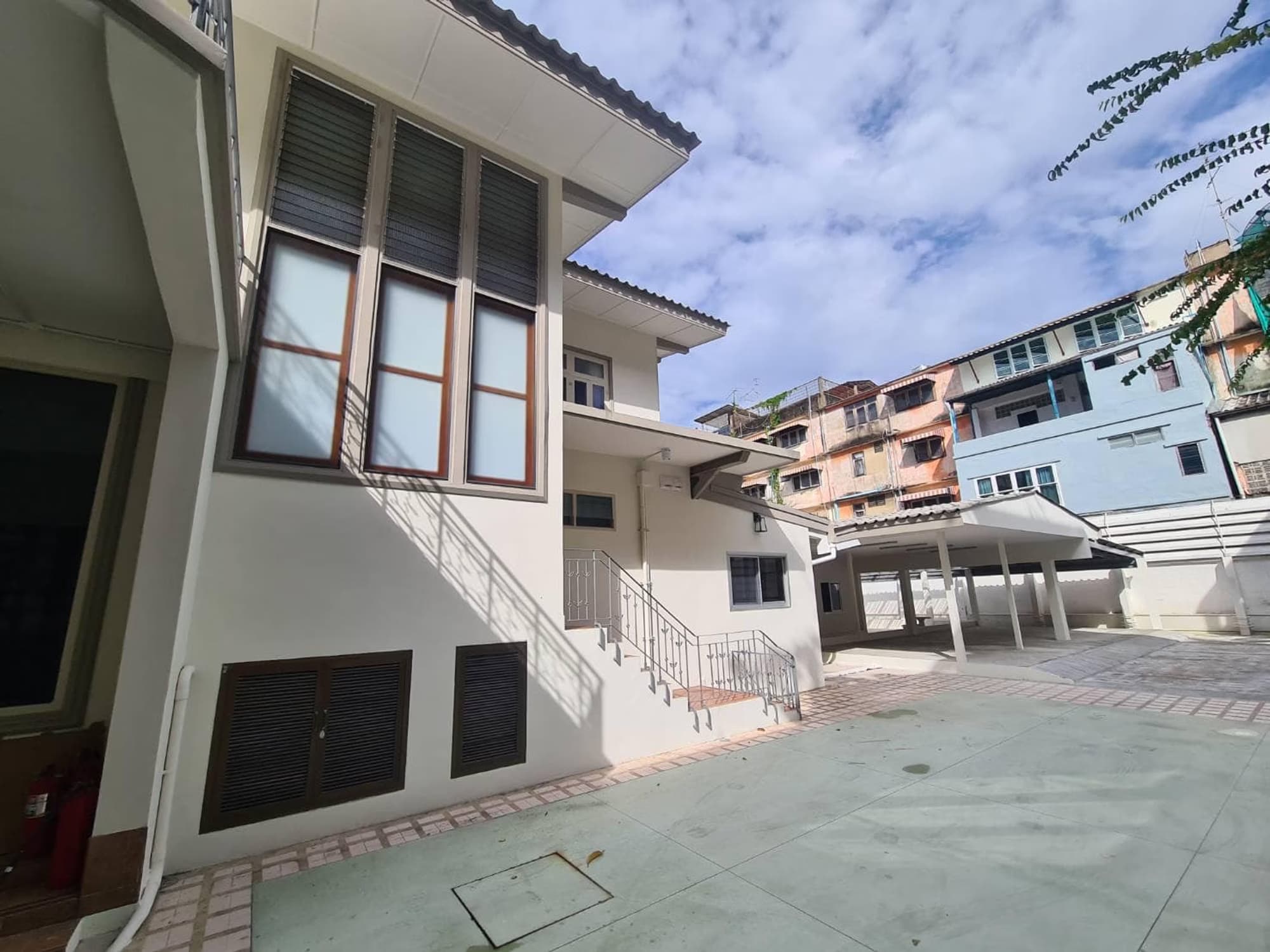 House for Rent in Khlong Toei. - Image 2