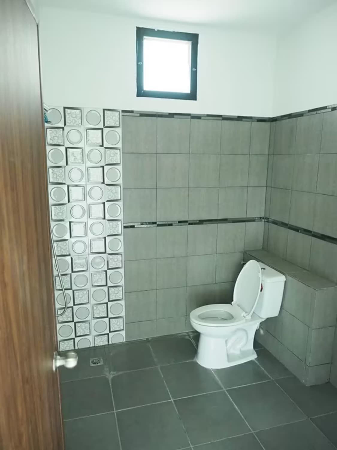 2 Bedroom House - Image 2