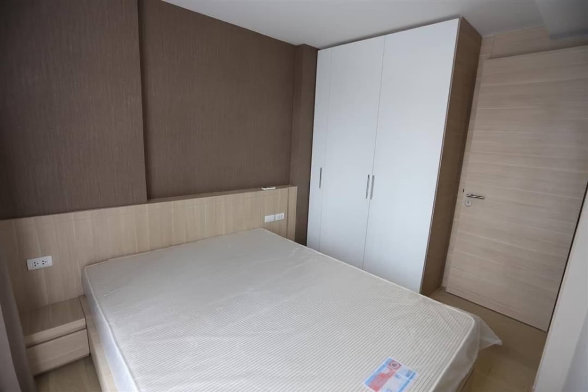 1 Bed Condo for Sale  Near Chong Nonsi BTS - Image 4