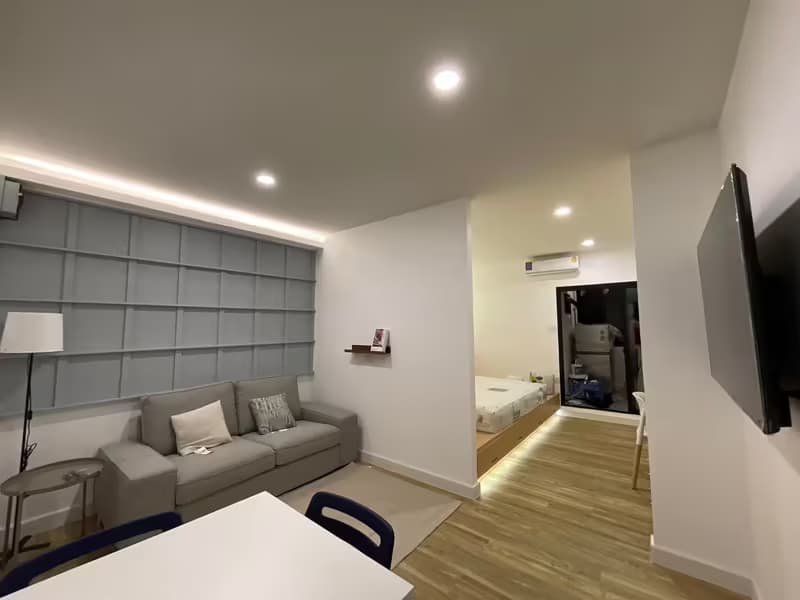  Condo for Sale at SR Land Condo