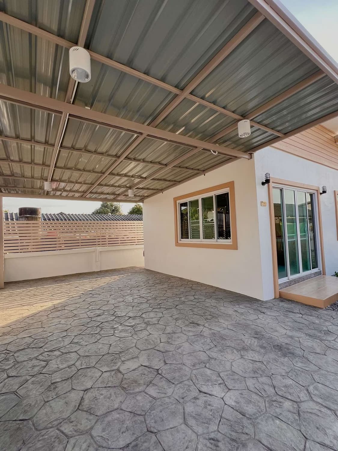 2 Bed House for Sale in Saraphi - Image 2