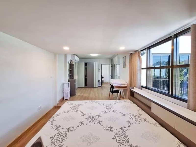 5 Bed House for Rent in San Sai