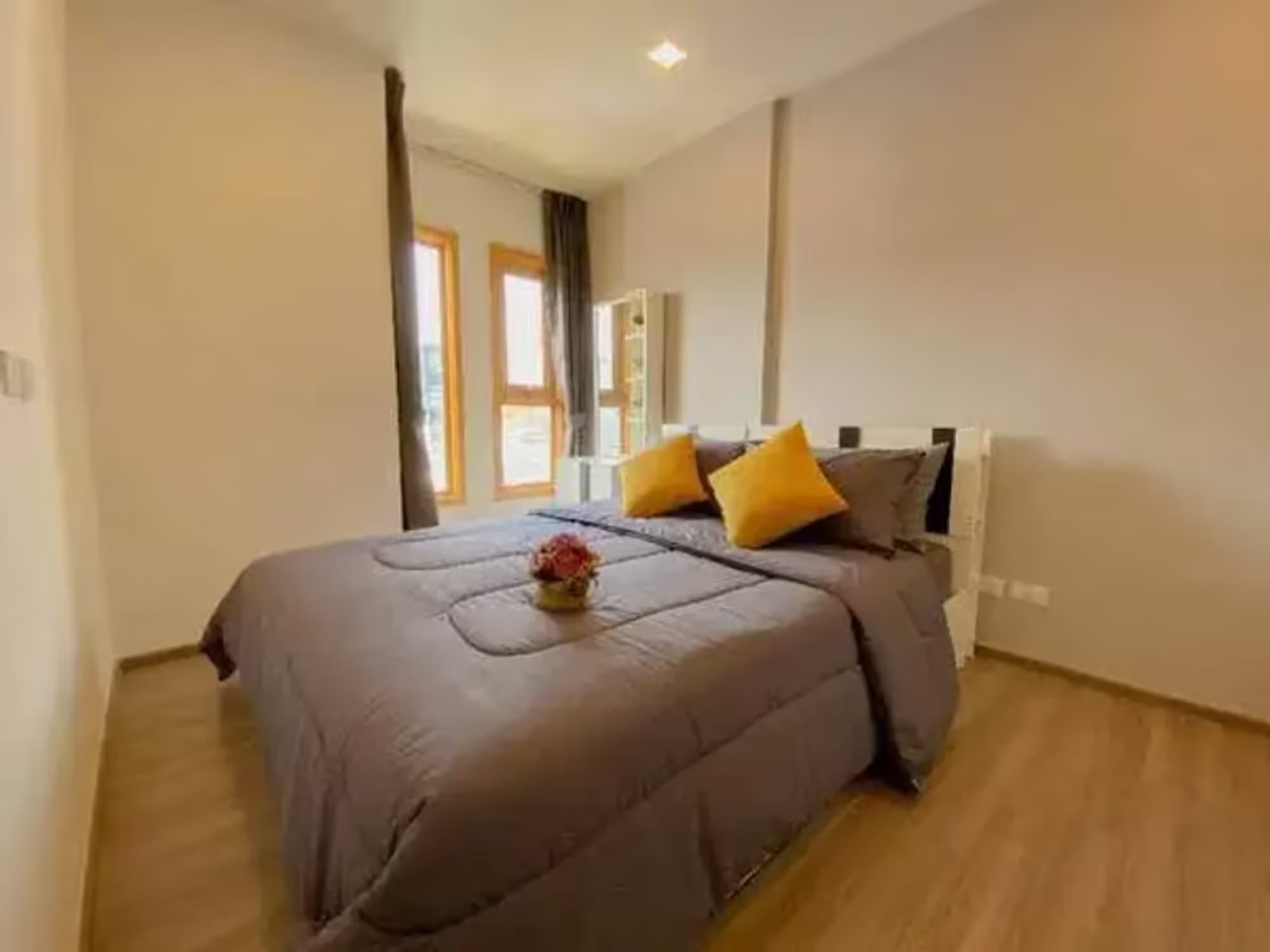 1 Bedroom Condo - Image 2