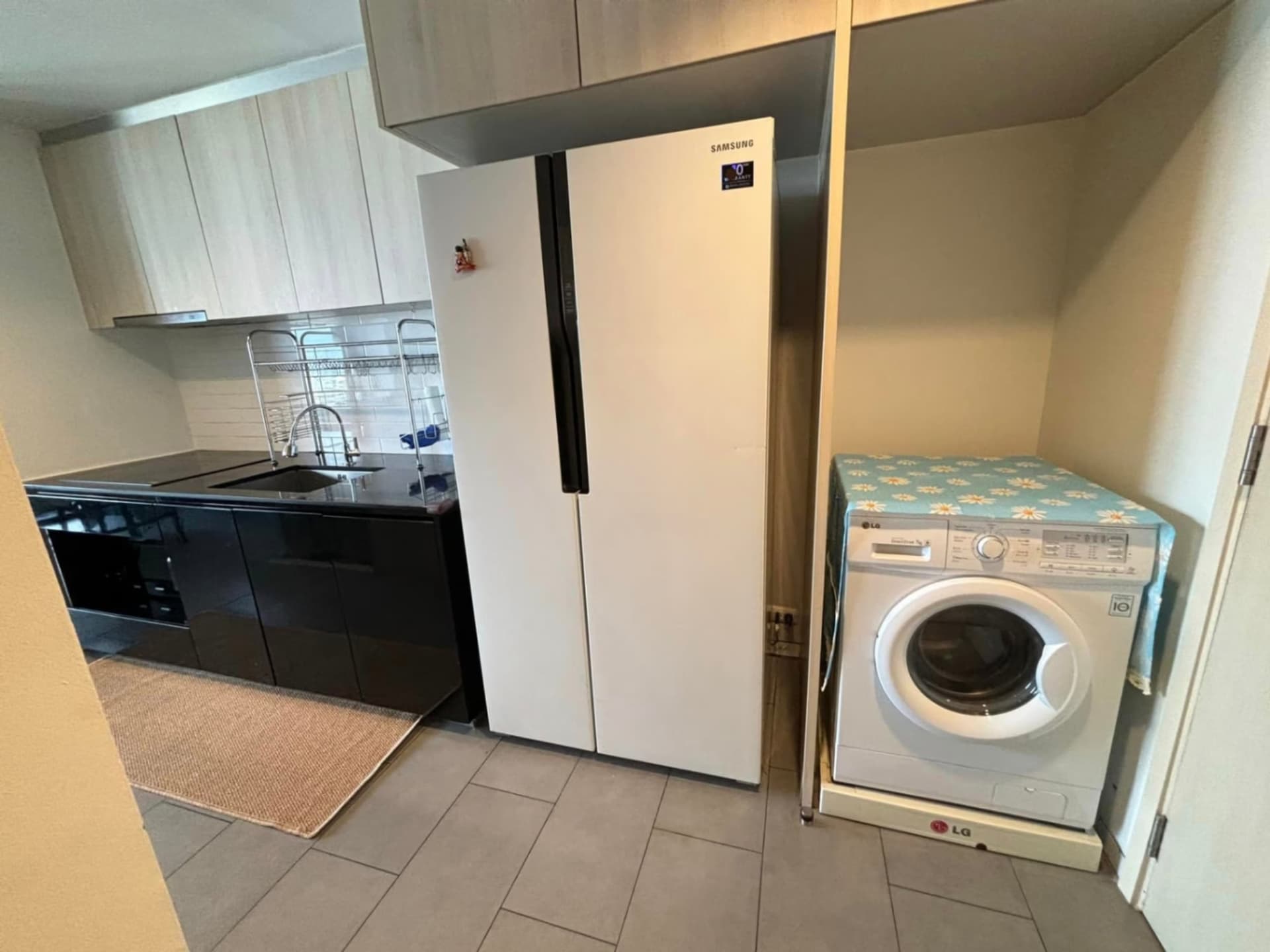 2 Bed Condo for Rent and Sale in Phaya Thai - Image 3