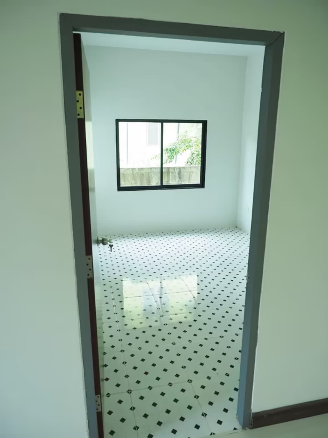 2 Bedroom House - Image 6