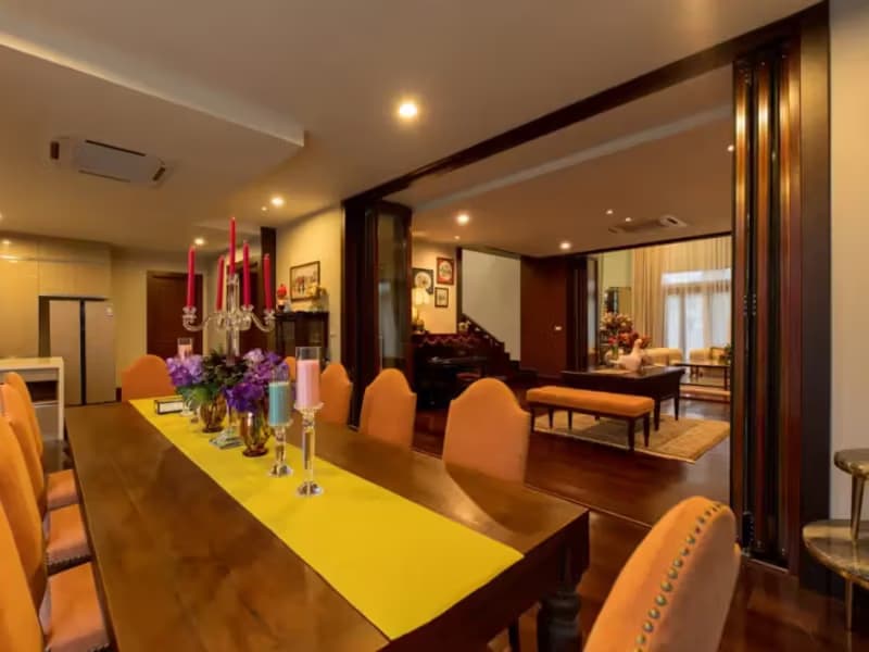 7 Bedroom House