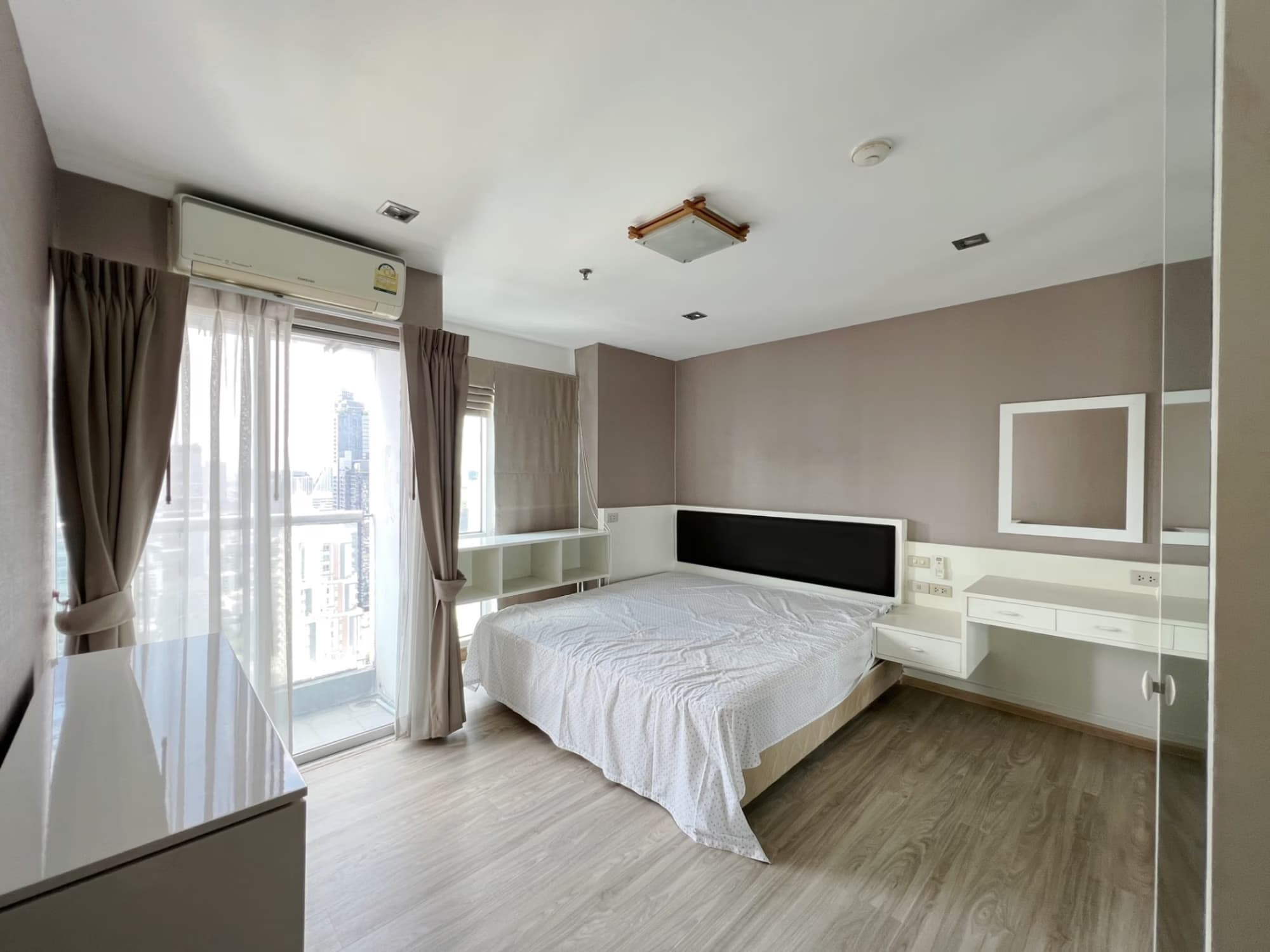 Condo for Sale at Silom Suite Condominium - Image 3