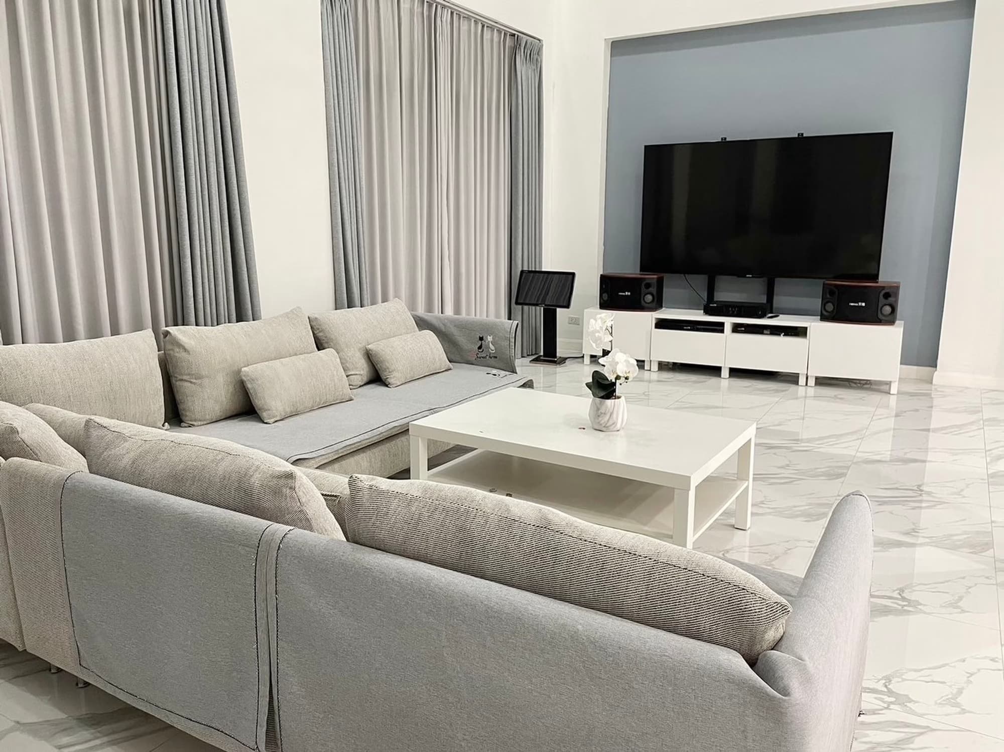 7 Bed House for Rent in San Sai District - Image 6